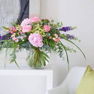 Interflora UK and Ireland (@interflorauk) .